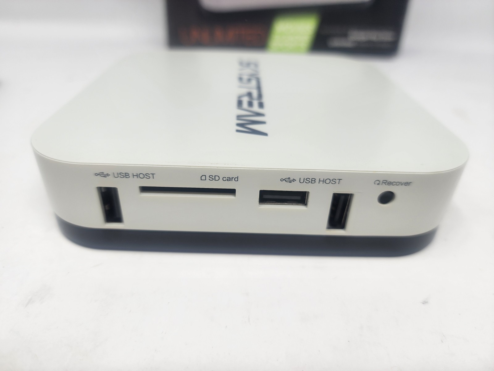 SkyStream One Android Media Streamer SS-ONE Media Box w/ Power Cord And Remote