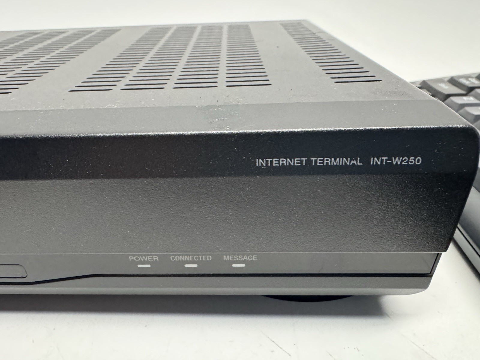 Vintage 1998 Sony WEBTV PLUS INT-W200 Internet Terminal, Keyboard, Cable