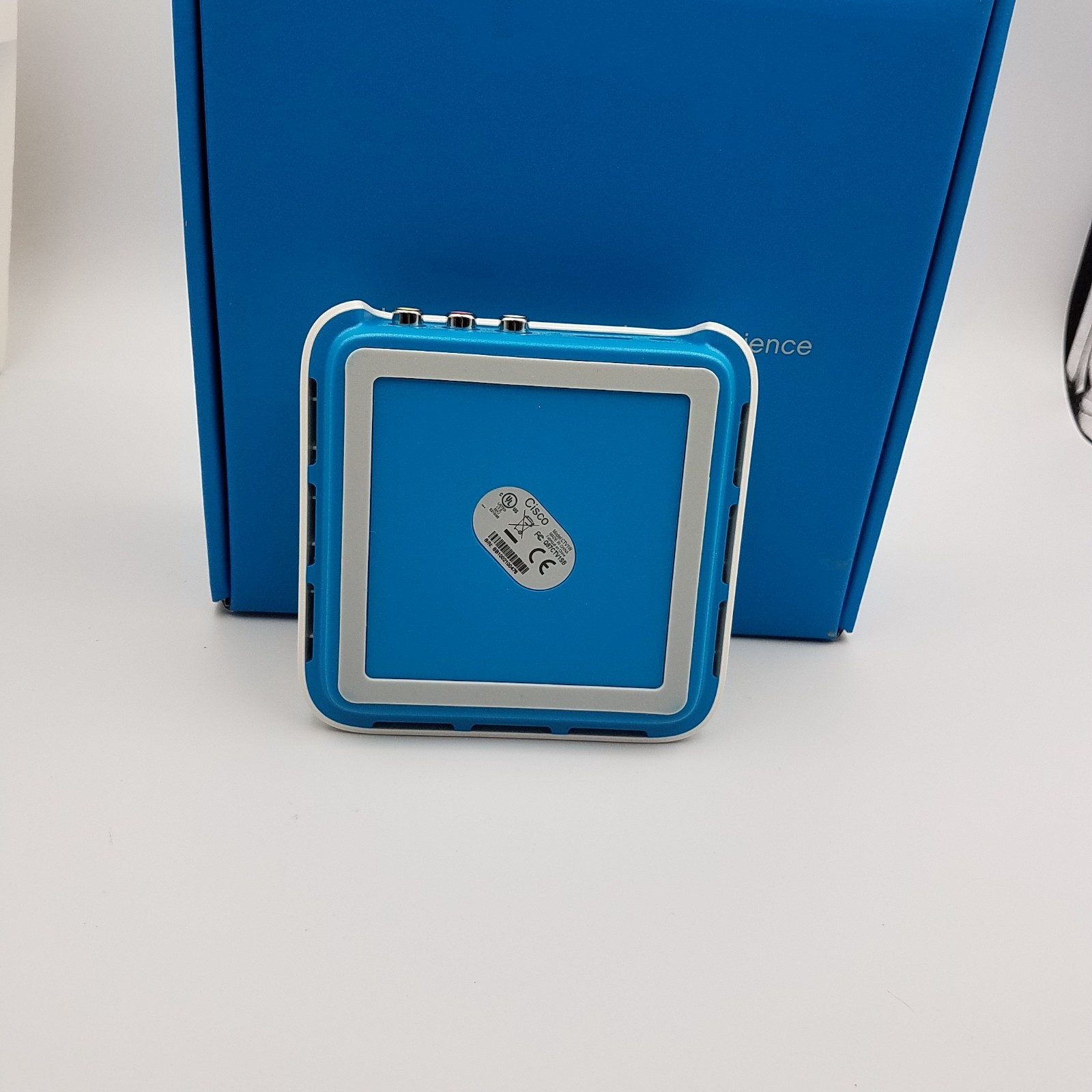 CISCO FlipShare TV automatically connects your TV to your computer