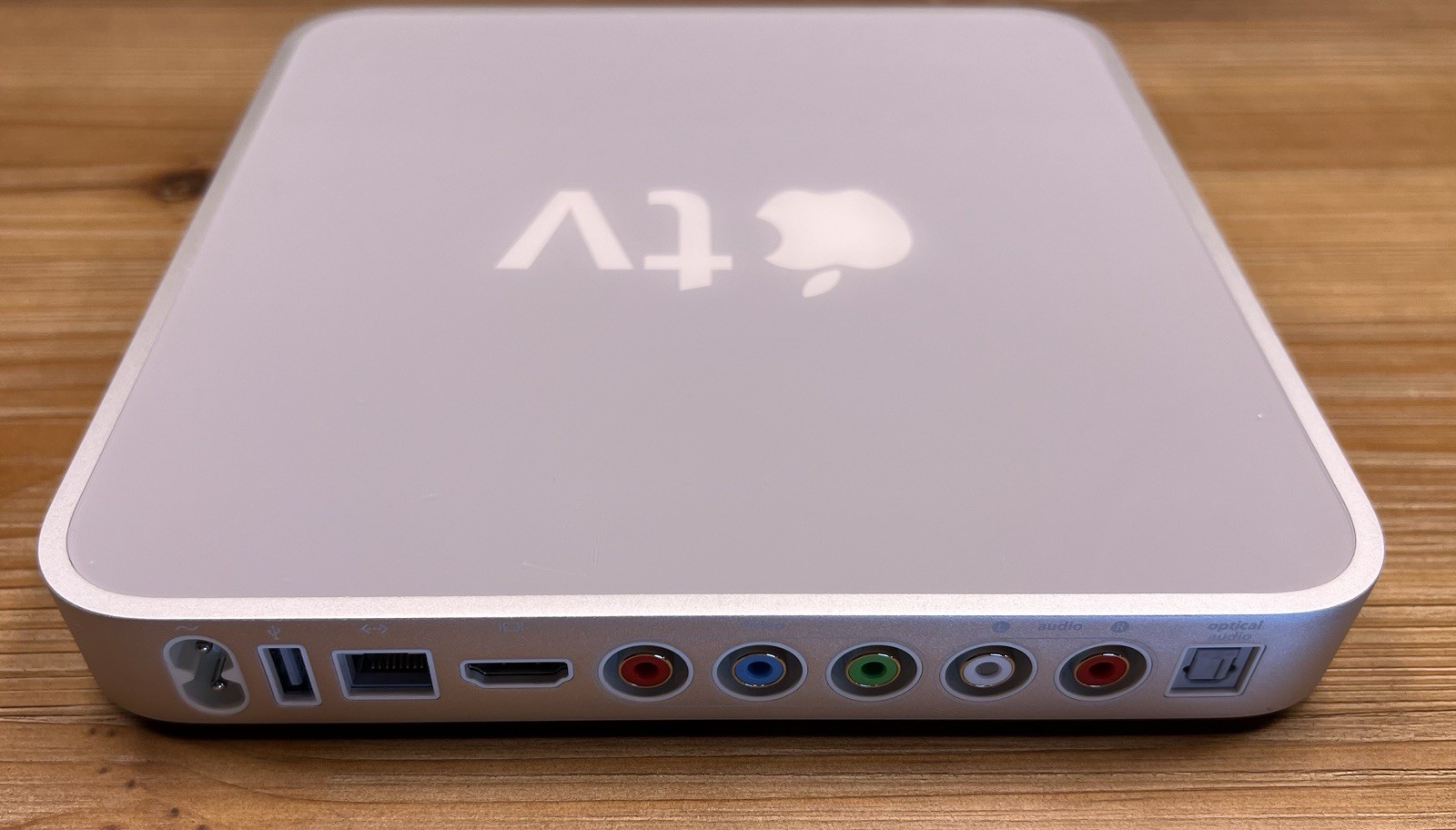 Apple TV (1st Generation) 40GB Media Streamer – A1218