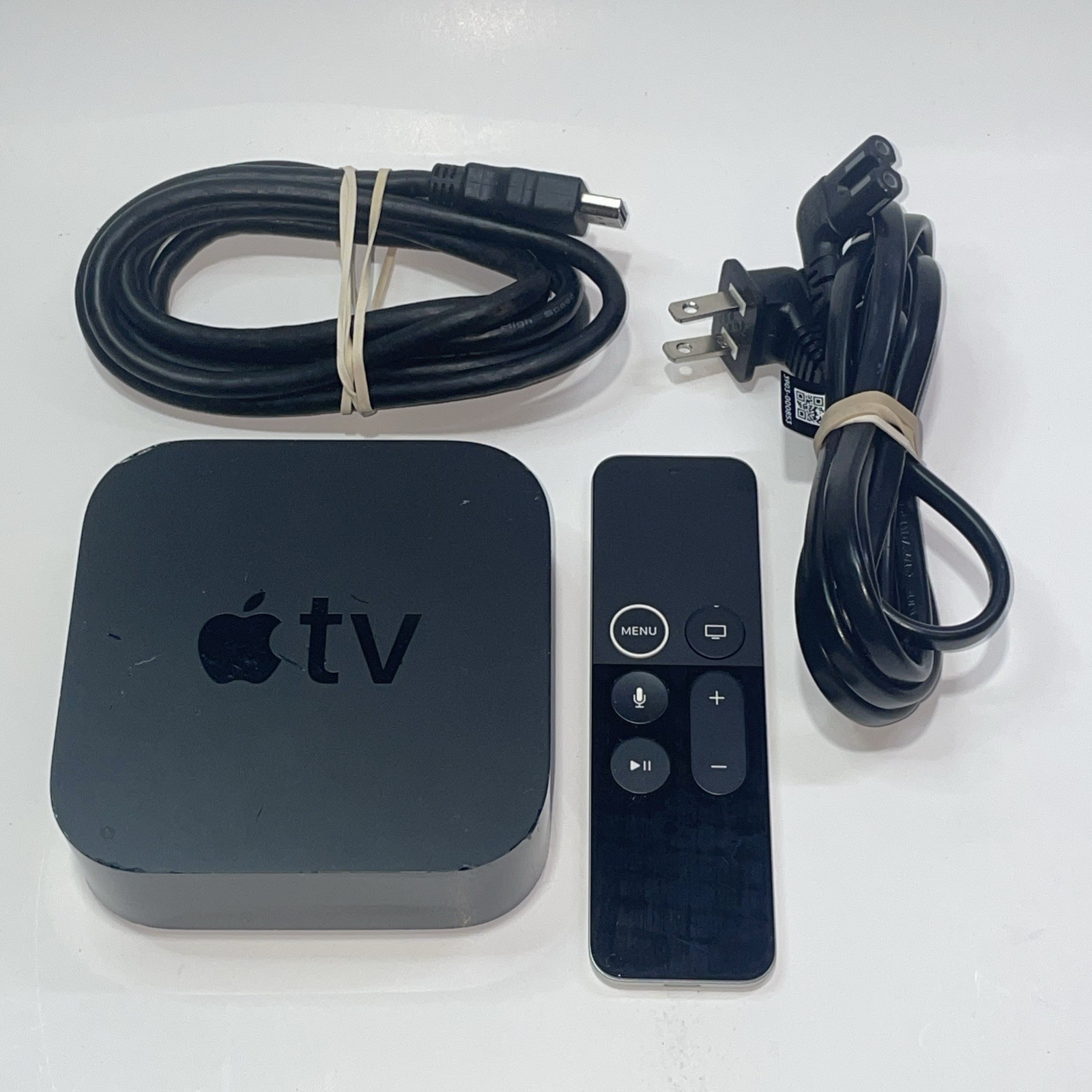 Apple TV 32GB HD Media Streamer Model A1842 w/Remote & Cable Tested
