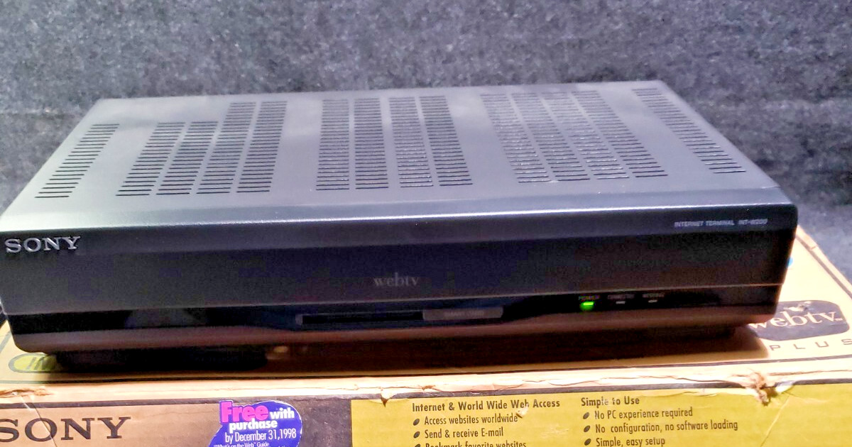 Vintage Sony WEBTV PLUS INT-W200 Internet Terminal & Keyboard … ….(OSSD)