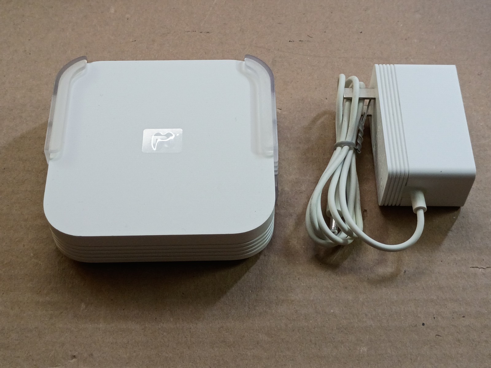 Xiaomi Mi Box 3 Enhanced MDZ-18-AA Android TV 4K with Mount, Power Adapter