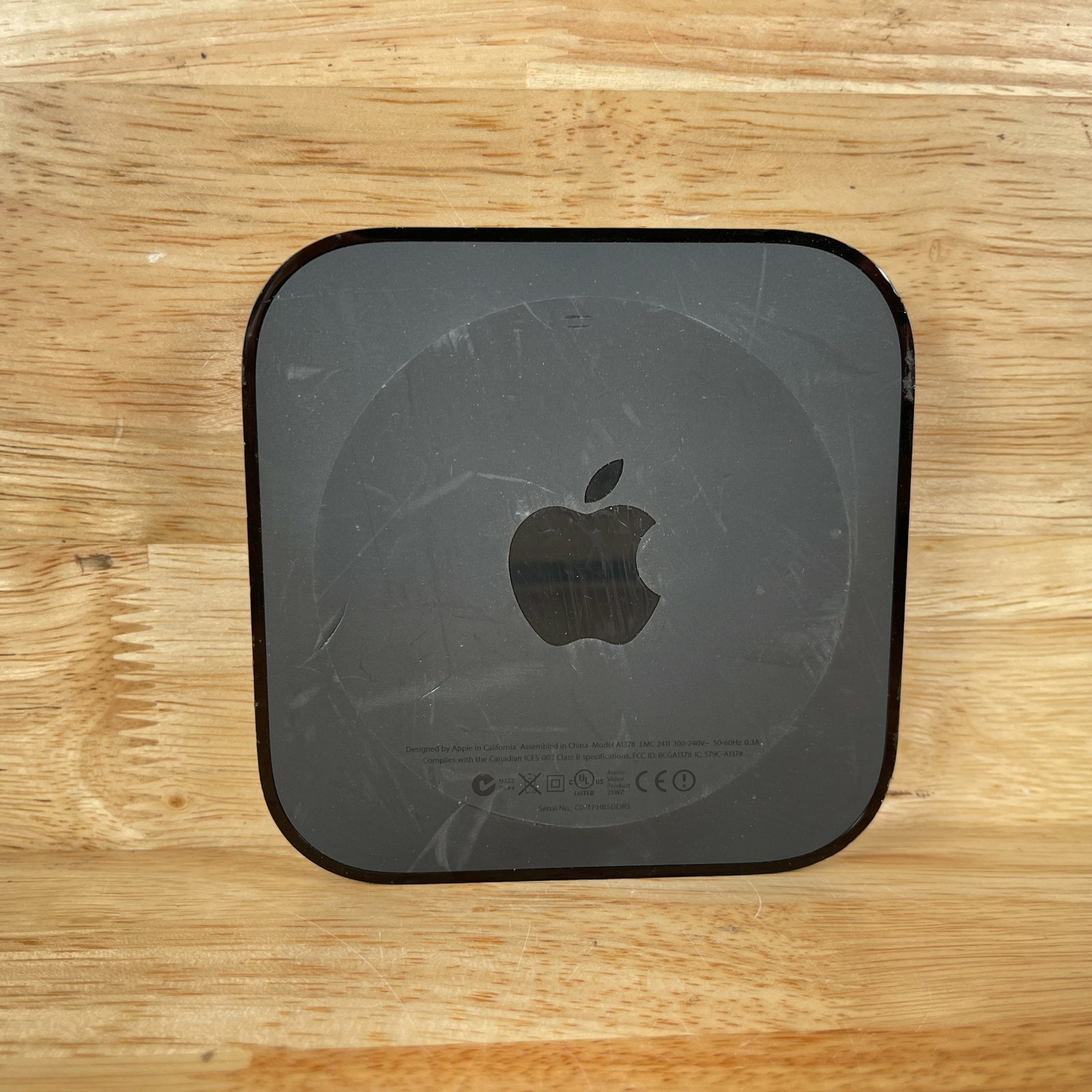 Apple TV A1378 Black 2nd Generation 8GB 720p HD Media Streamer without Remote