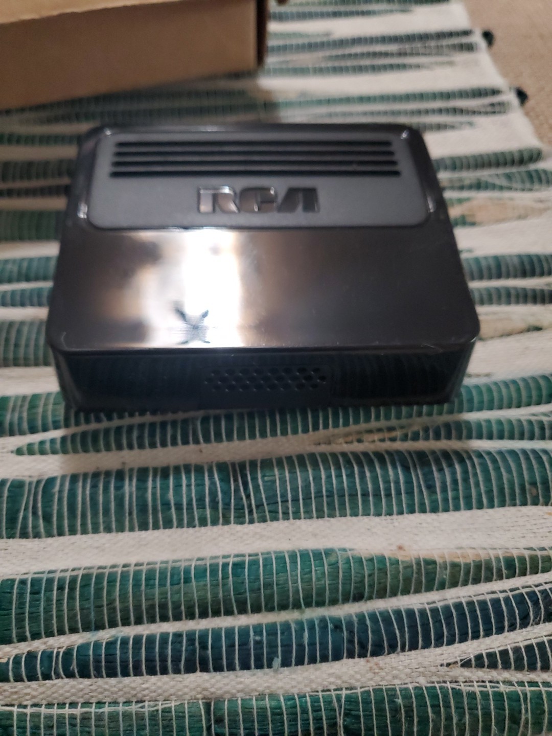 RCA DSB77web Streaming Media Box with Wi-Fi and HDMI