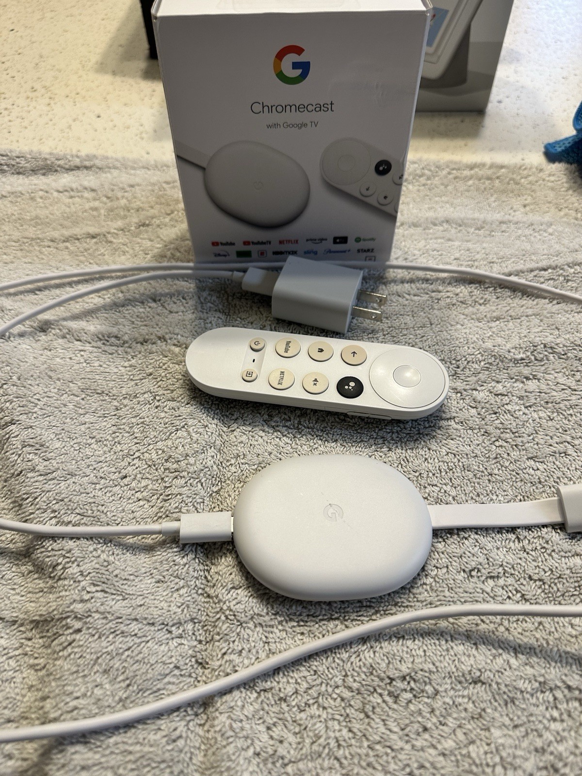 Google Chromecast with Google TV 4K 8GB White Voice Remote GA01919-US