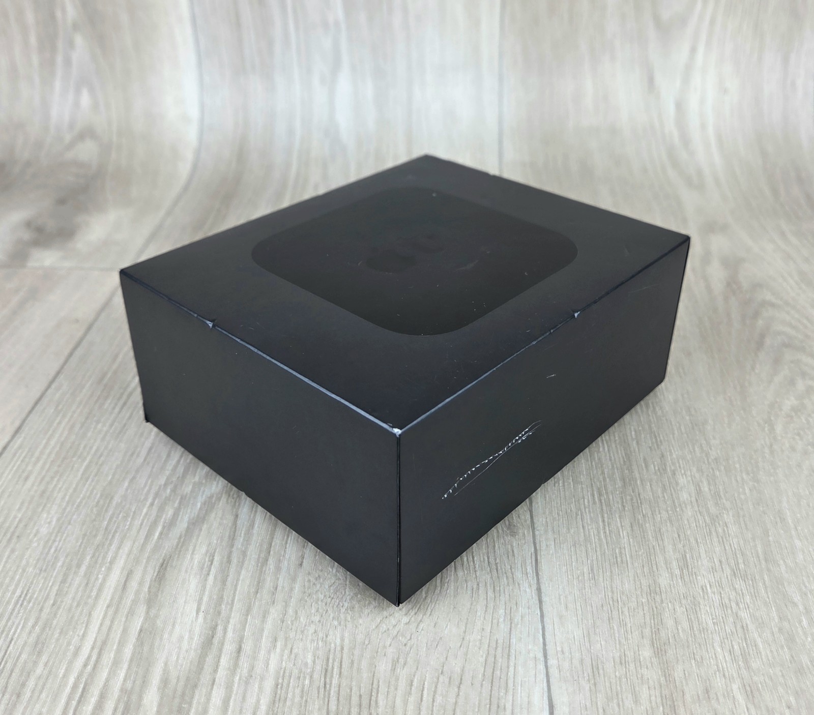 Apple TV Box 32GB Bluetooth Wi-Fi A1625 NO REMOTE
