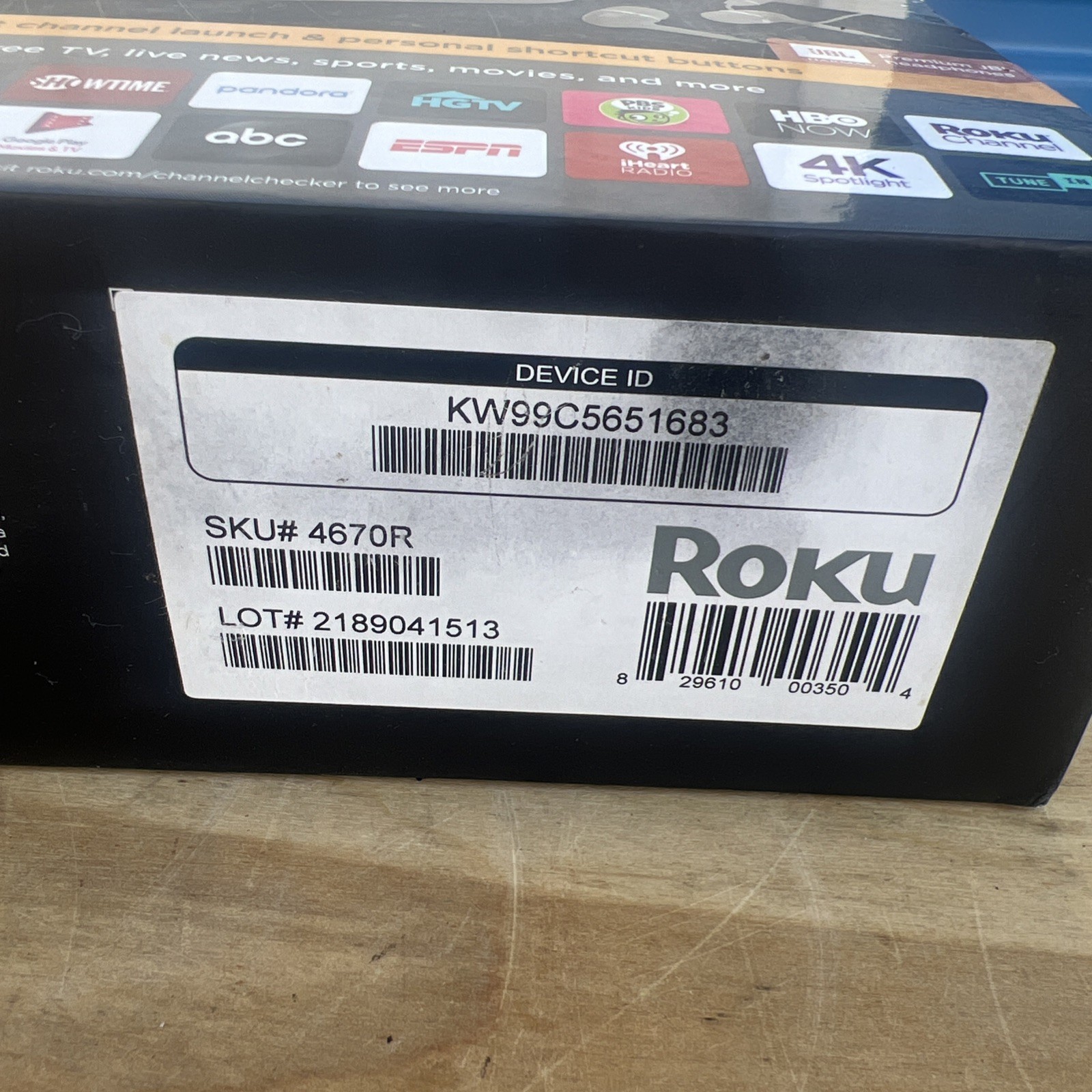 Roku Ultra|Streaming Media Player 4K/HD/HDR with JBL Headphones 4670R– 2019