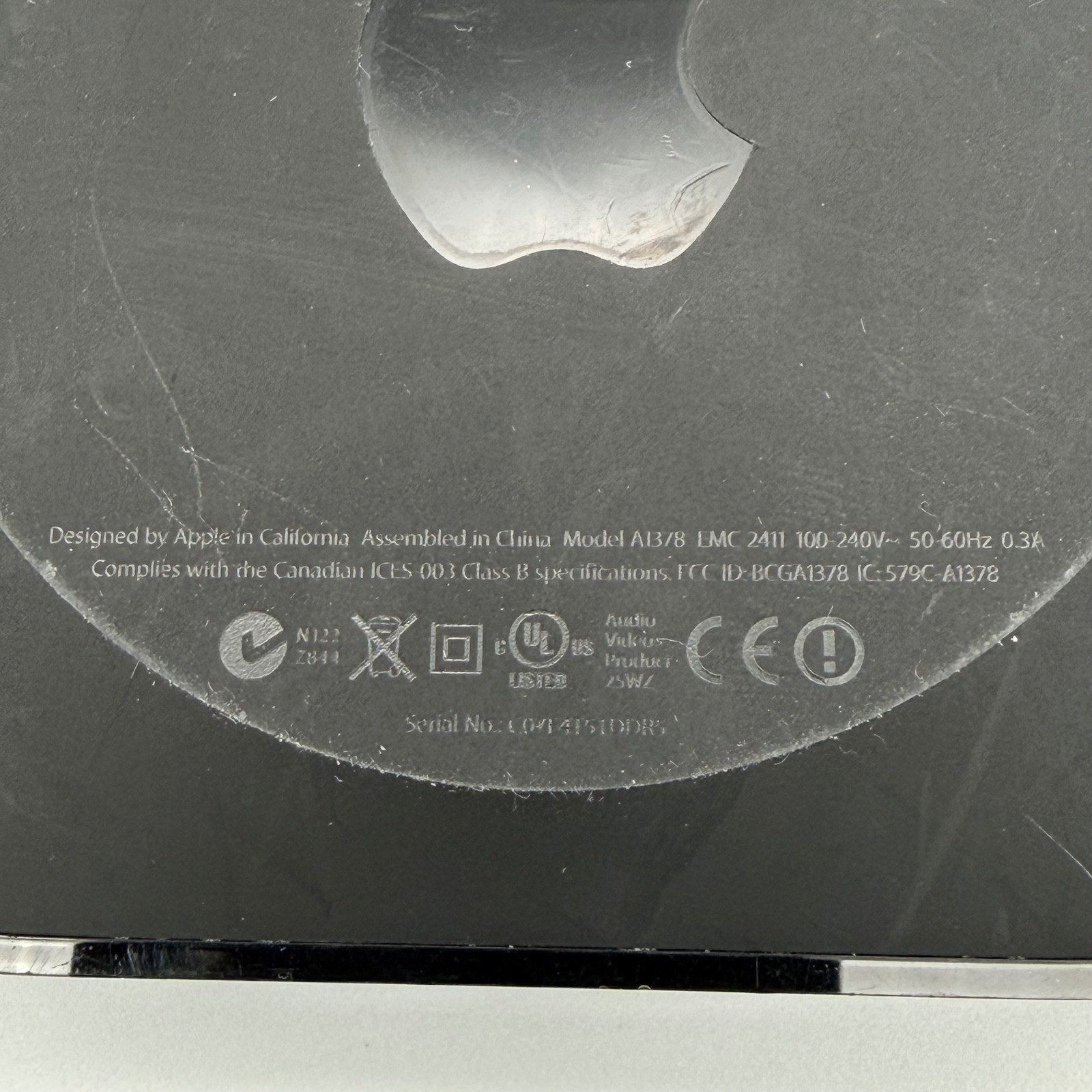 Apple TV A1378 2nd Generation Media Streamer 8GB w/ Remote & Power Cable TESTED