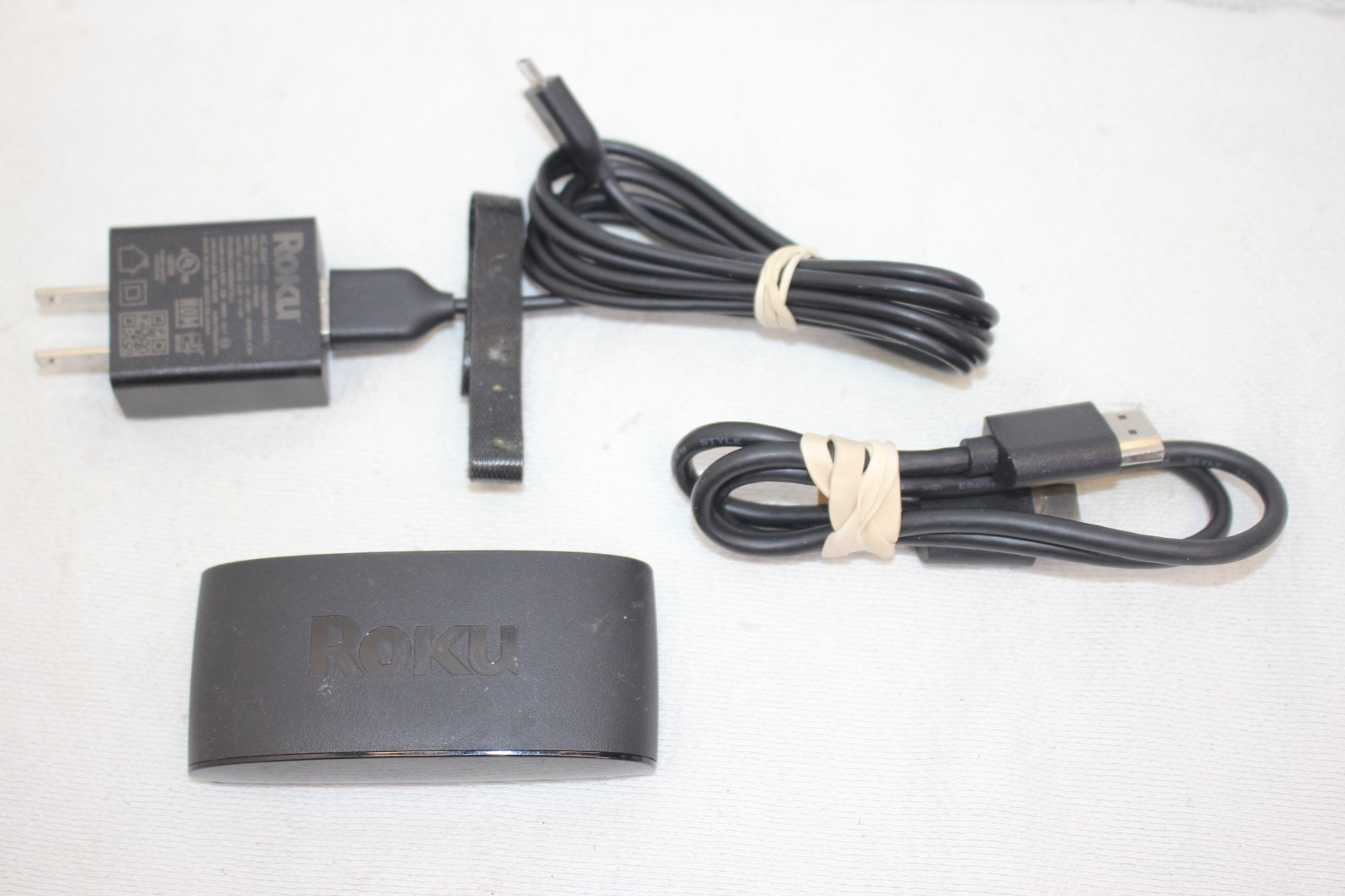 Roku Express 3940X2 4K+ Streaming Media Player NO REMOTE! WORKS! w/ hdmi + plug