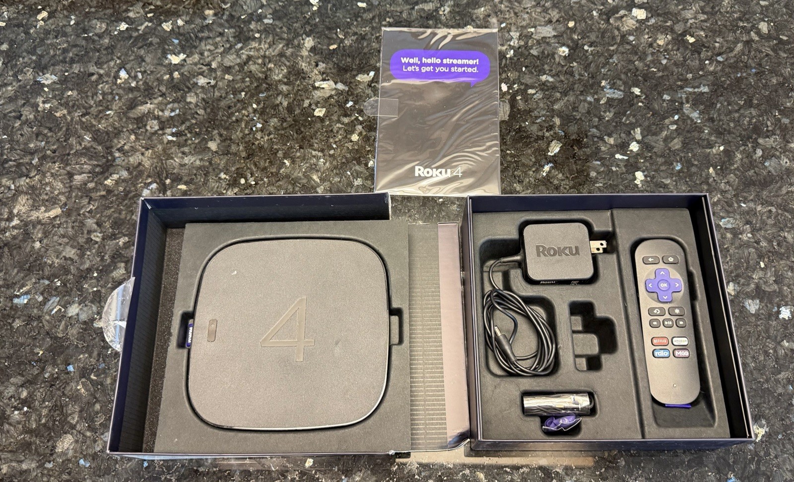 Roku 4 4K Streaming Player 4400R w/ Remote & Power Cable W/packaging