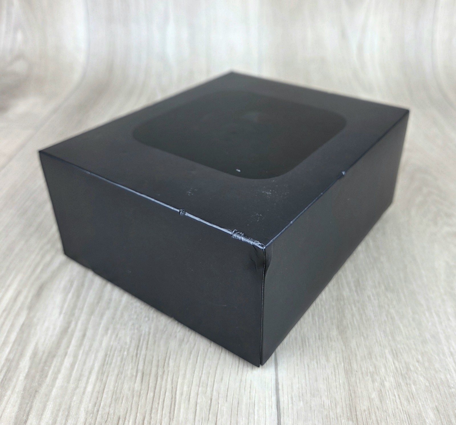 Apple TV Box 32GB Bluetooth Wi-Fi A1625 NO REMOTE