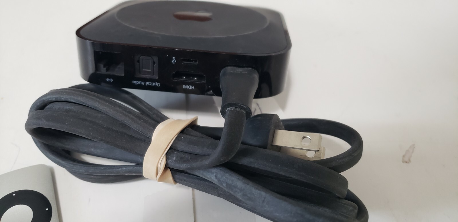 Apple TV 3rd Gen 2012 model A1469 HD Media Streamer 8GB Flash Storage Bluetooth