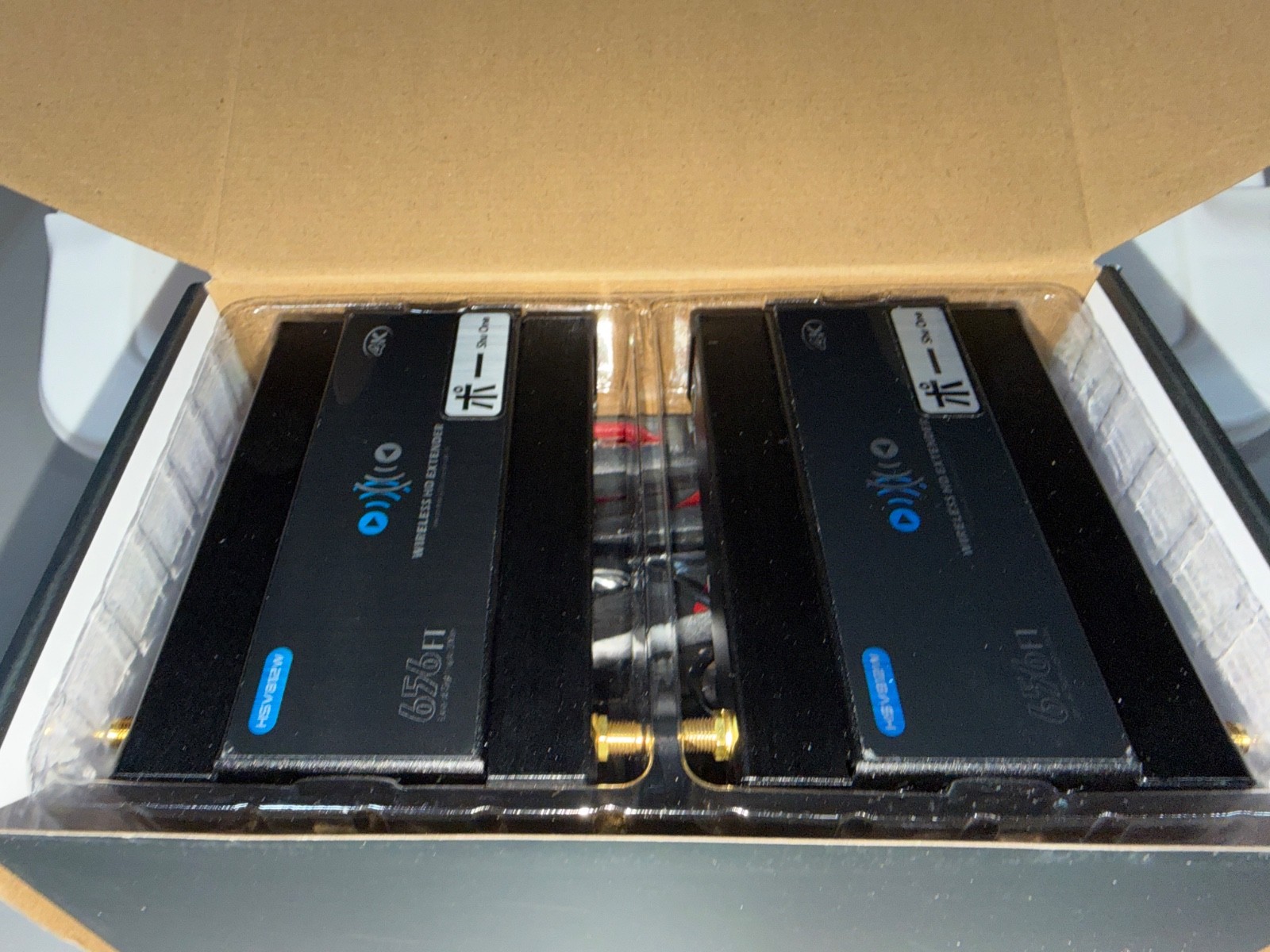 Shu One HSV812W US Wireless HDMI Transmitter/Receiver Kit
