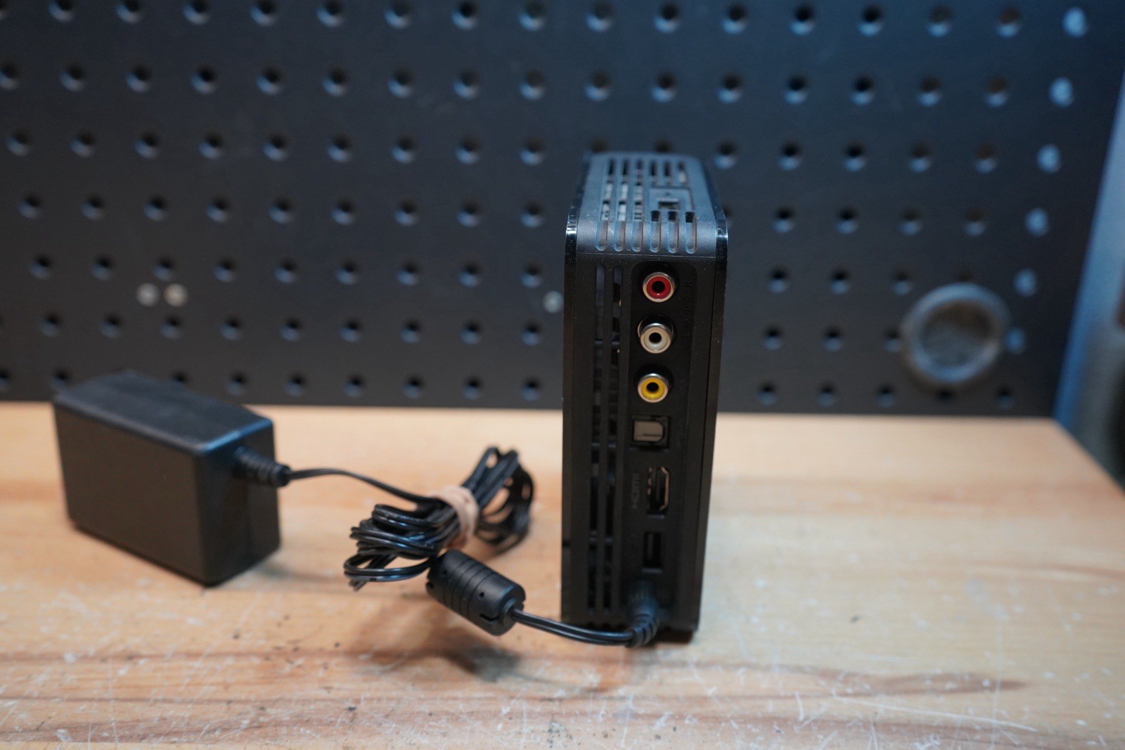 (B) WD TV HD Media Player WDAVN00BN, NO REMOTE