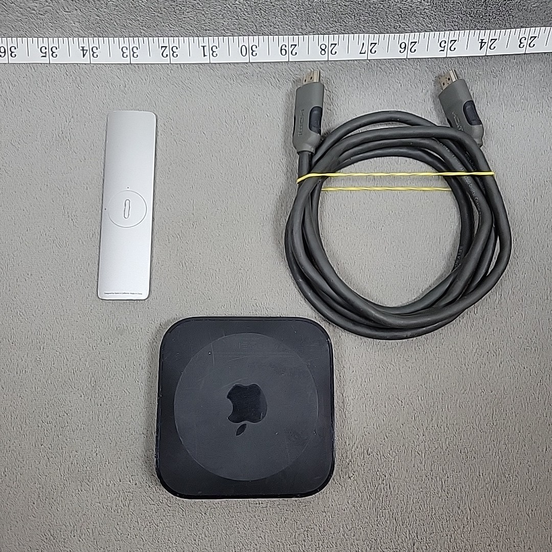 Apple TV 3rd Generation Model A1469 + Remote + Battery + HDMI (No Power Cable)