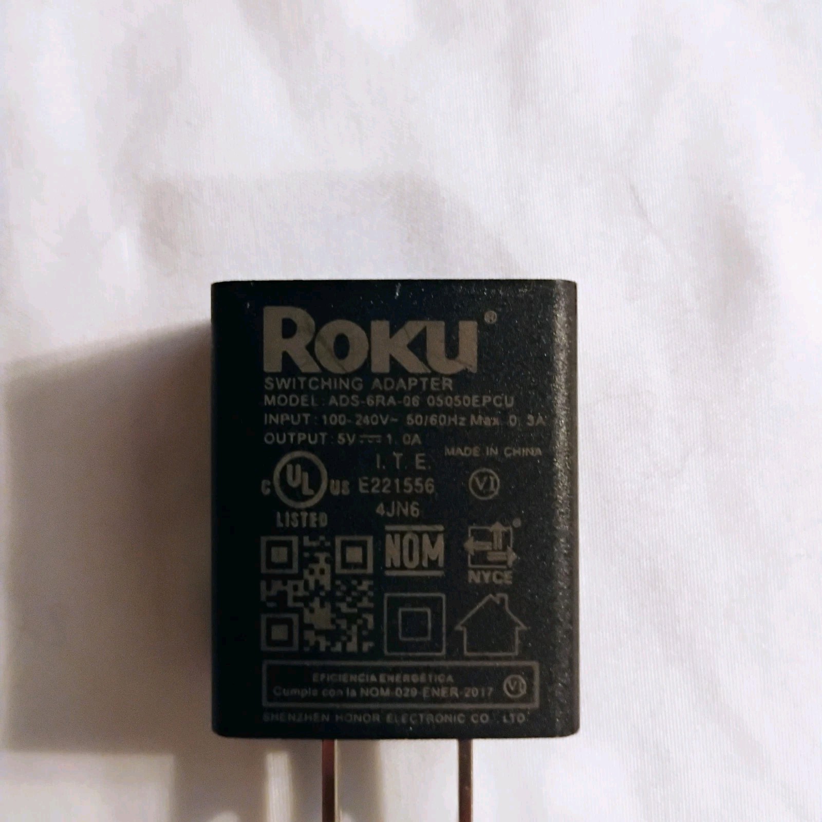 Roku Express 3930X HD Streaming Media Player with HDMI Micro USB Cord Roku Block