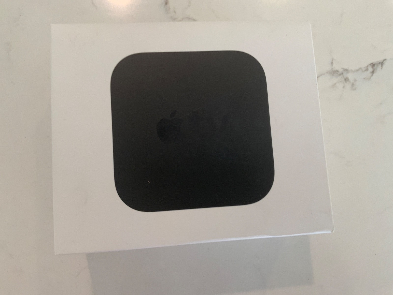 Apple TV 4K 1st Generation A1842 32GB with Remote and Cords