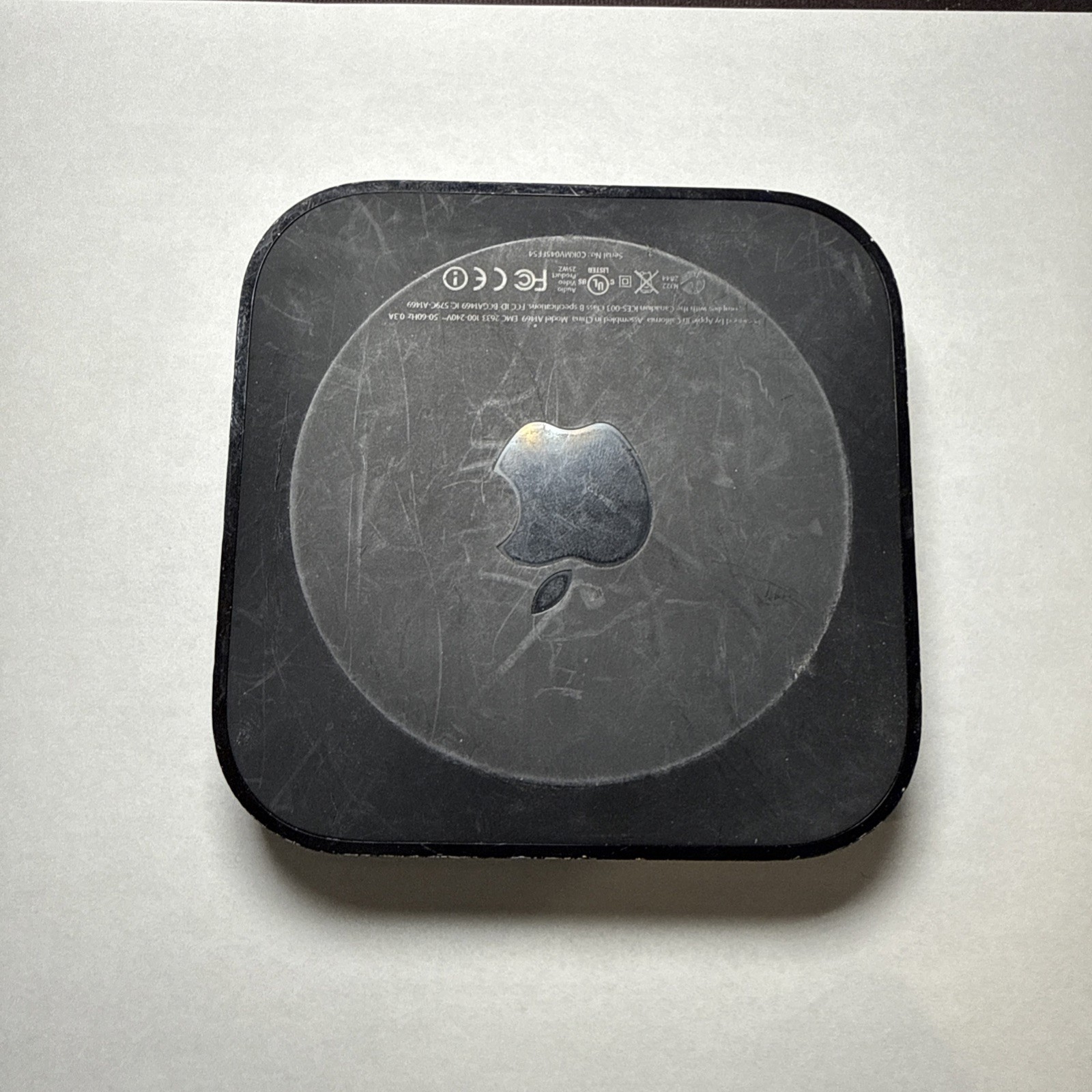Apple TV (3rd Generation) 8GB Digital HD Media Streamer – No Remote Or Cables