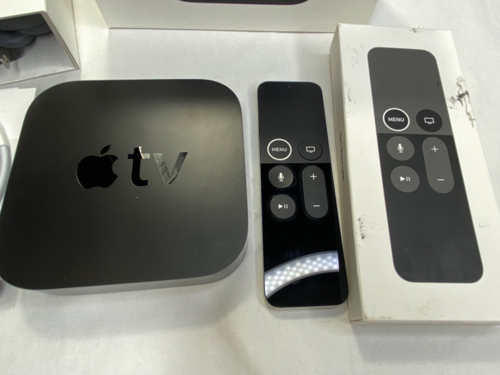 Apple TV HD MR912LL/A 1080p 32GB Complete in Box W/ Silver Remote