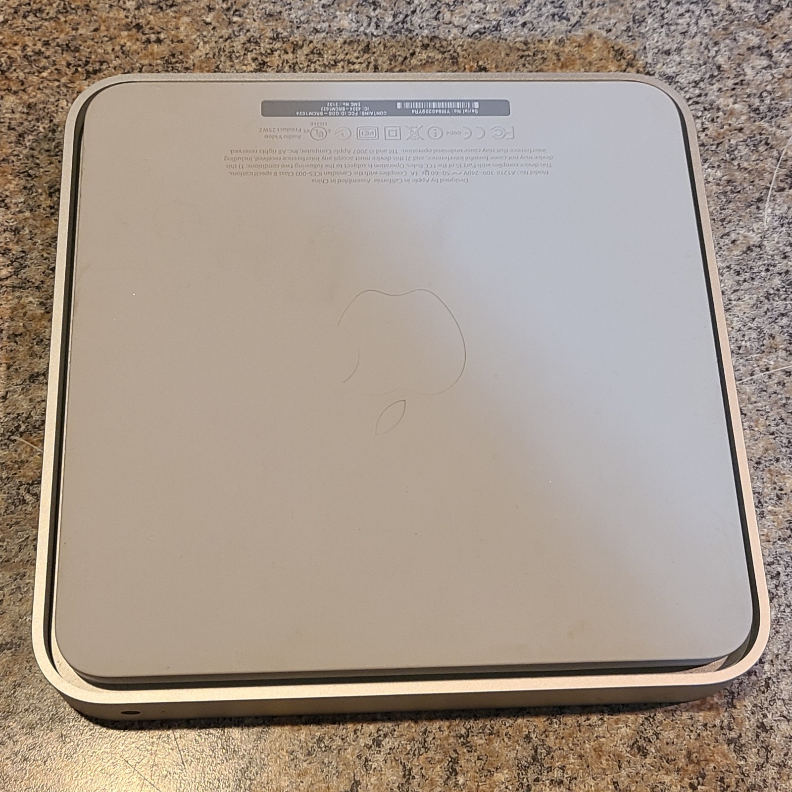 Apple TV A1218 Original / 1st Gen (No power cord & Remote control) (C8)