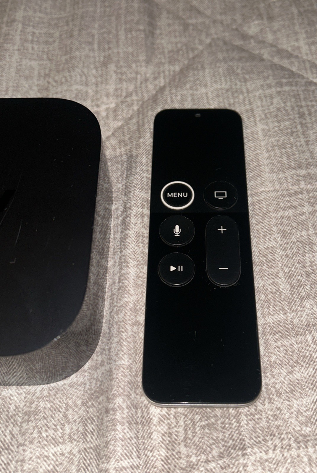 Apple TV 4K (1st Generation) A1842 32GB Black Power Cable Original Remote
