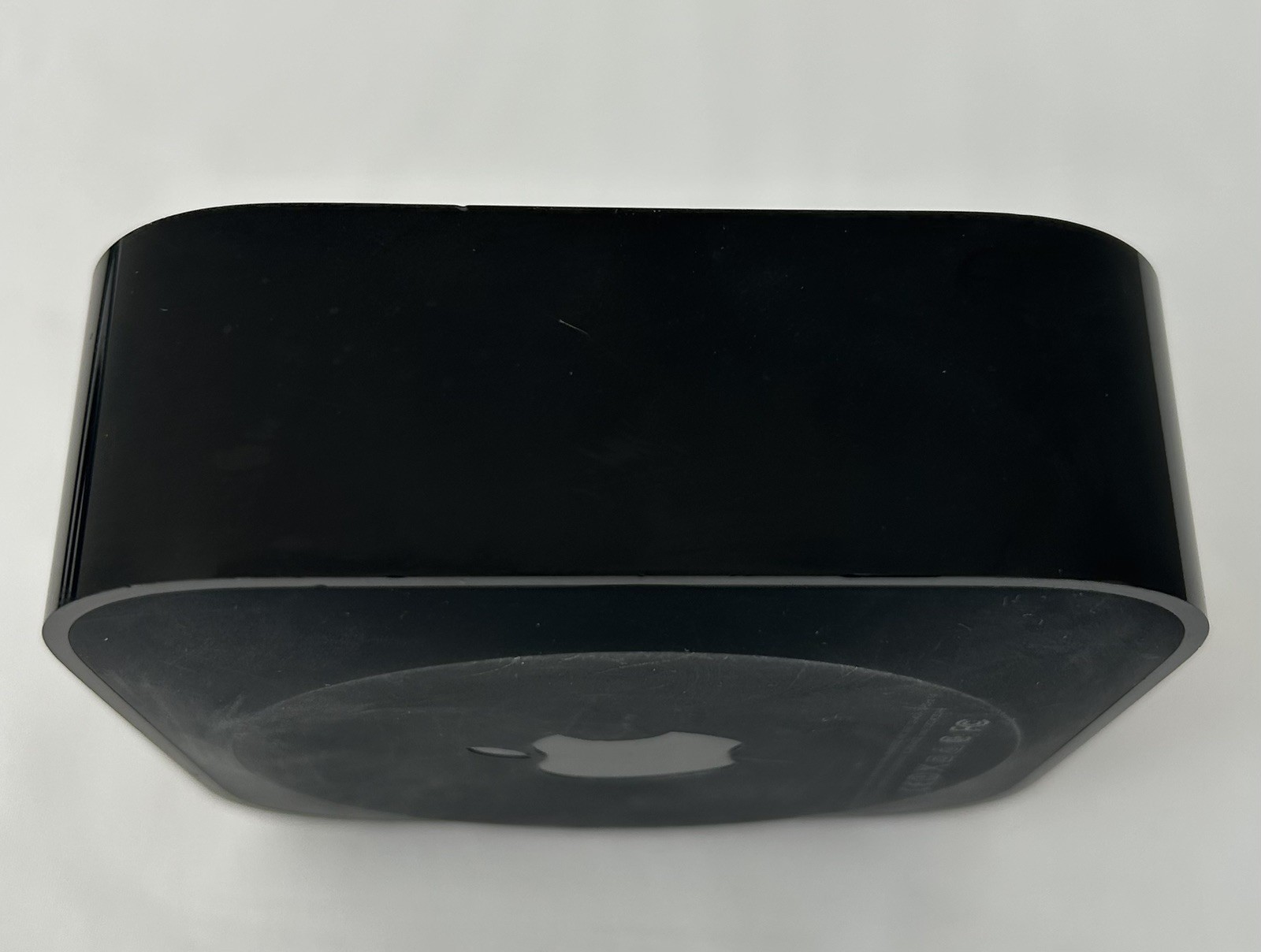 Apple TV 4th Gen A1625 64GB Streaming Media Player W/Power & HDMI Cord UPDATED