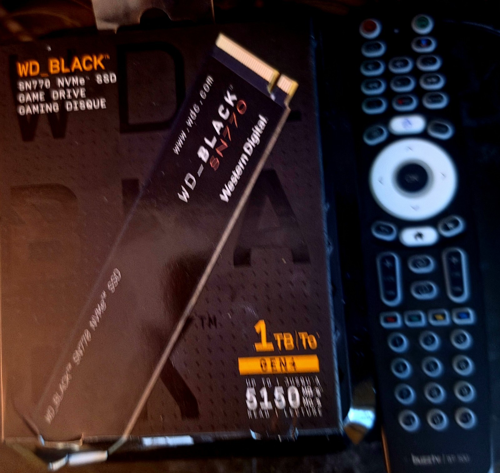 BuzzTV PowerStation 8K Android Box 16GB RAM 128GB PVR+ BT-500 Remote