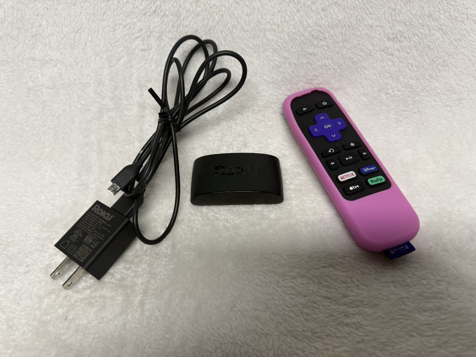 Roku Express HD Streaming Media Player (Model 3930X) with Remote Case & Cables