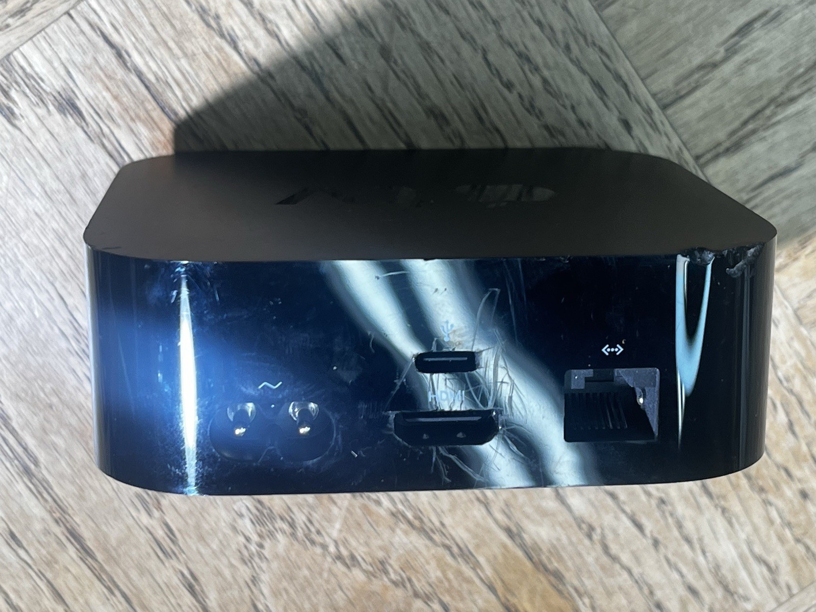 Apple TV (4th Generation) HD Media Streamer- A1625 – Fully Functional! No Remote