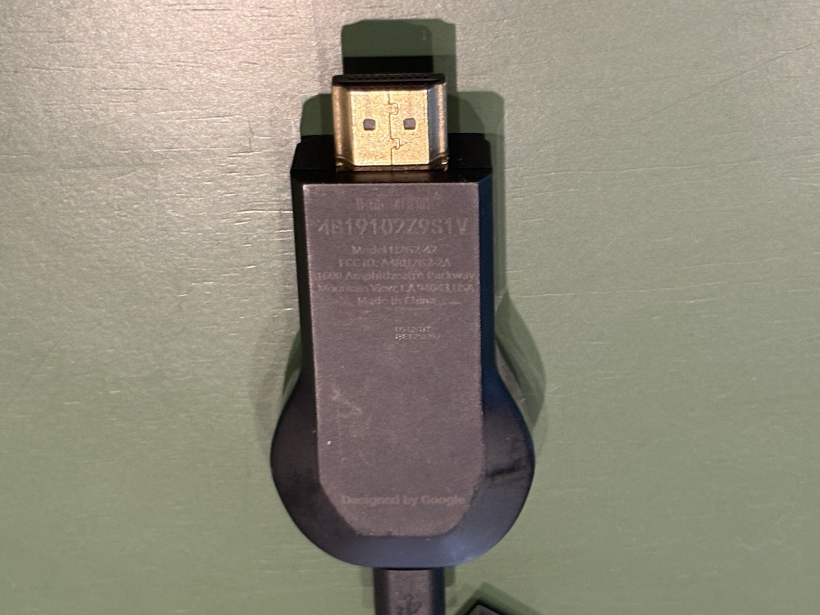 Google Chromecast (1st Gen) Streaming Media Player HDMI USB Wi-Fi Black