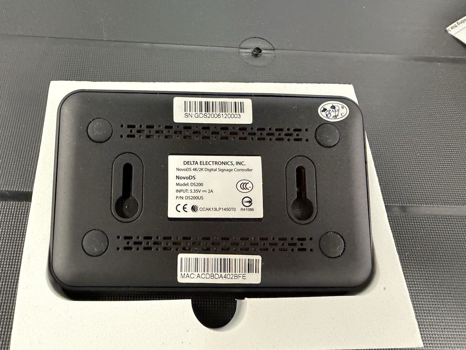 NovoDS DS200 4K/2K Digital Signage Controller (New Open Box)