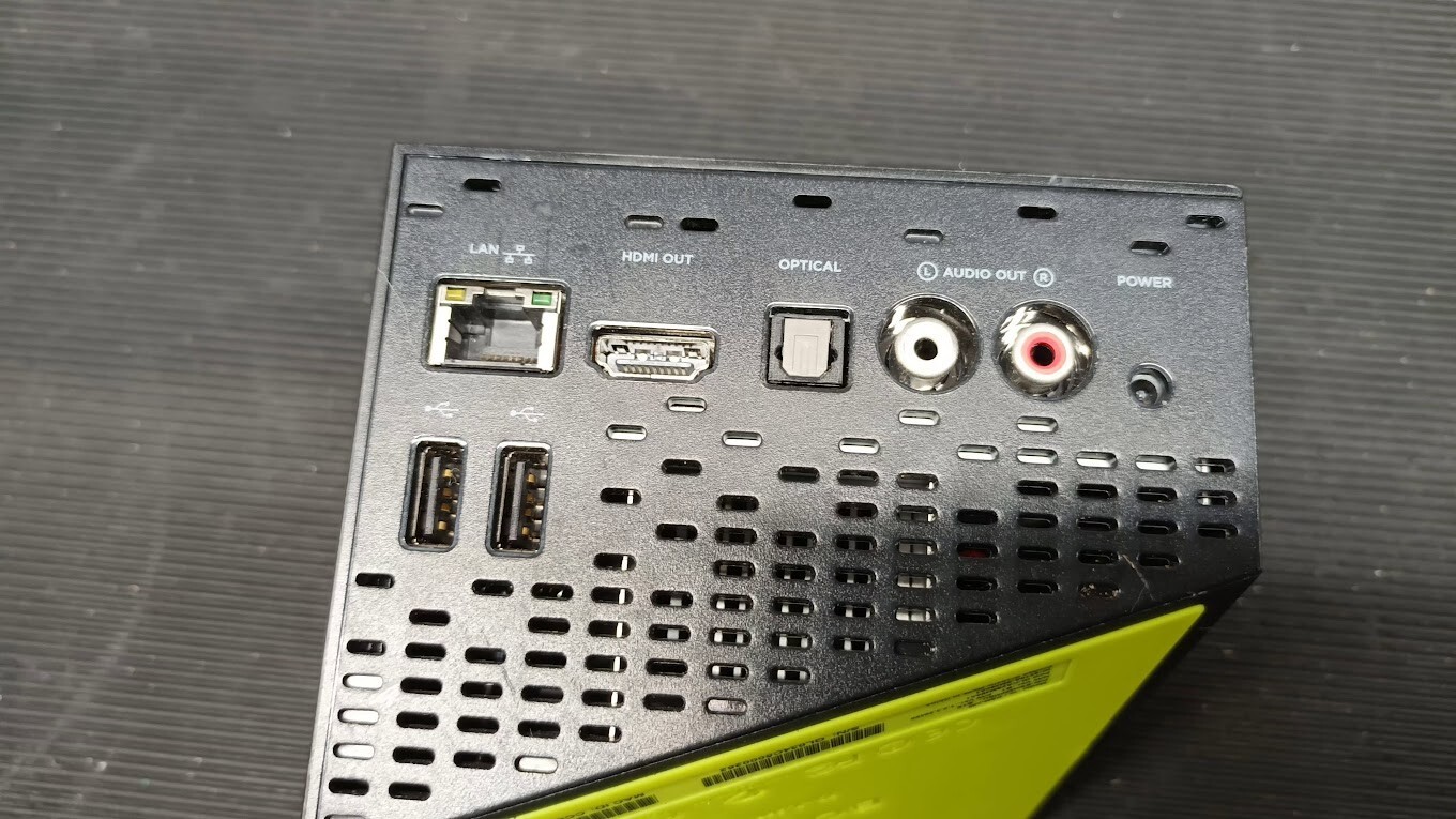 D-Link DSM-380 Media Player, Used, Working, Minor Scratches and Marks