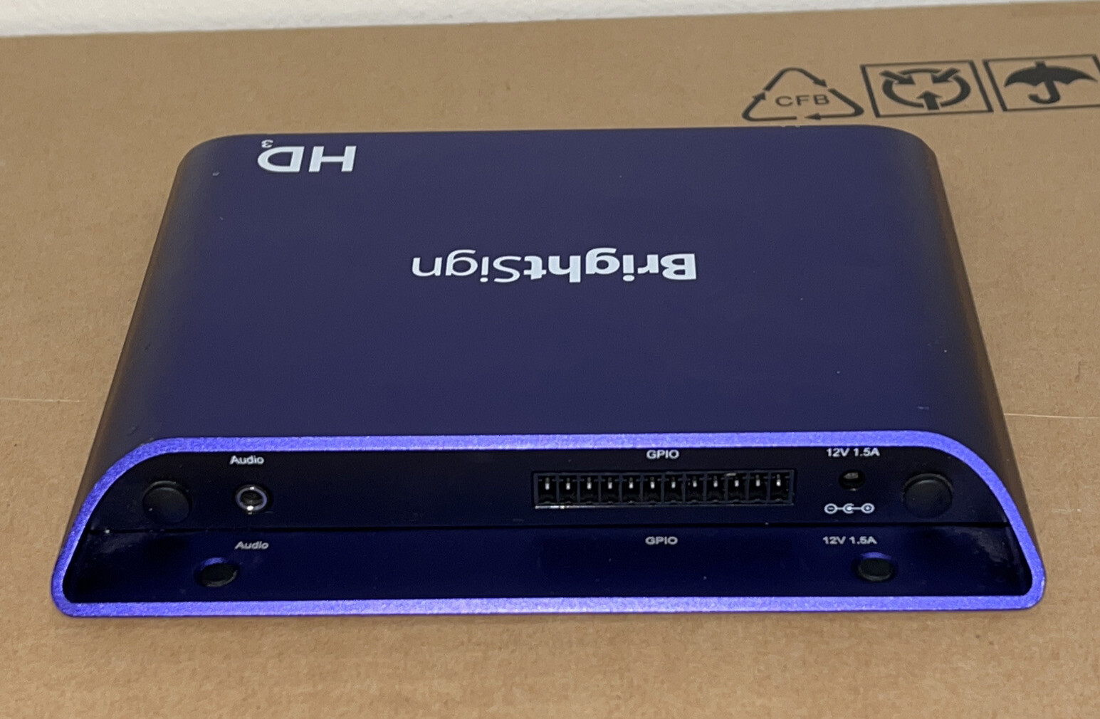 BrightSign HD223 Full HD Standard I/O HTML5 Player–WIFI With AC Adapter
