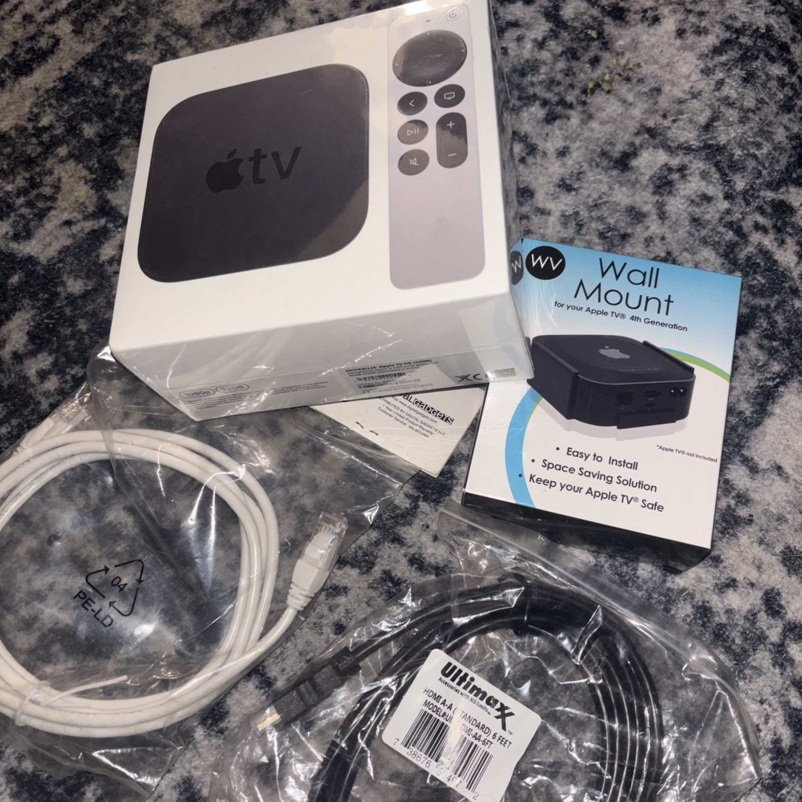 BRAND NEW Authentic Apple TV HD 32GBw/ Remote HD 1080p, MHY93LL/A W Free Gifts