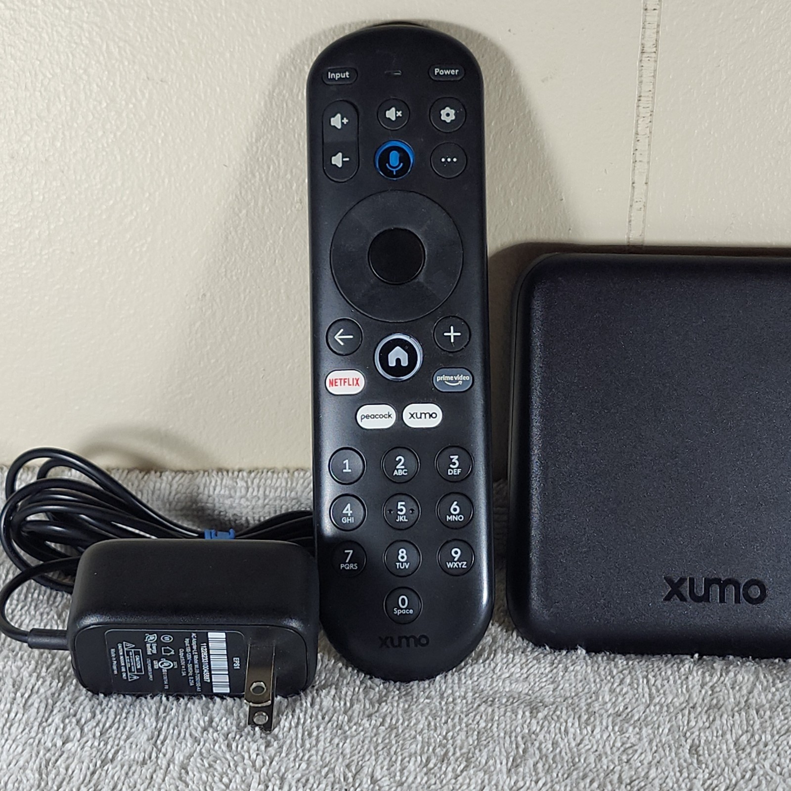 Xumo Stream Box 4K Streaming Device Version SCXI11BEI W/ Remote