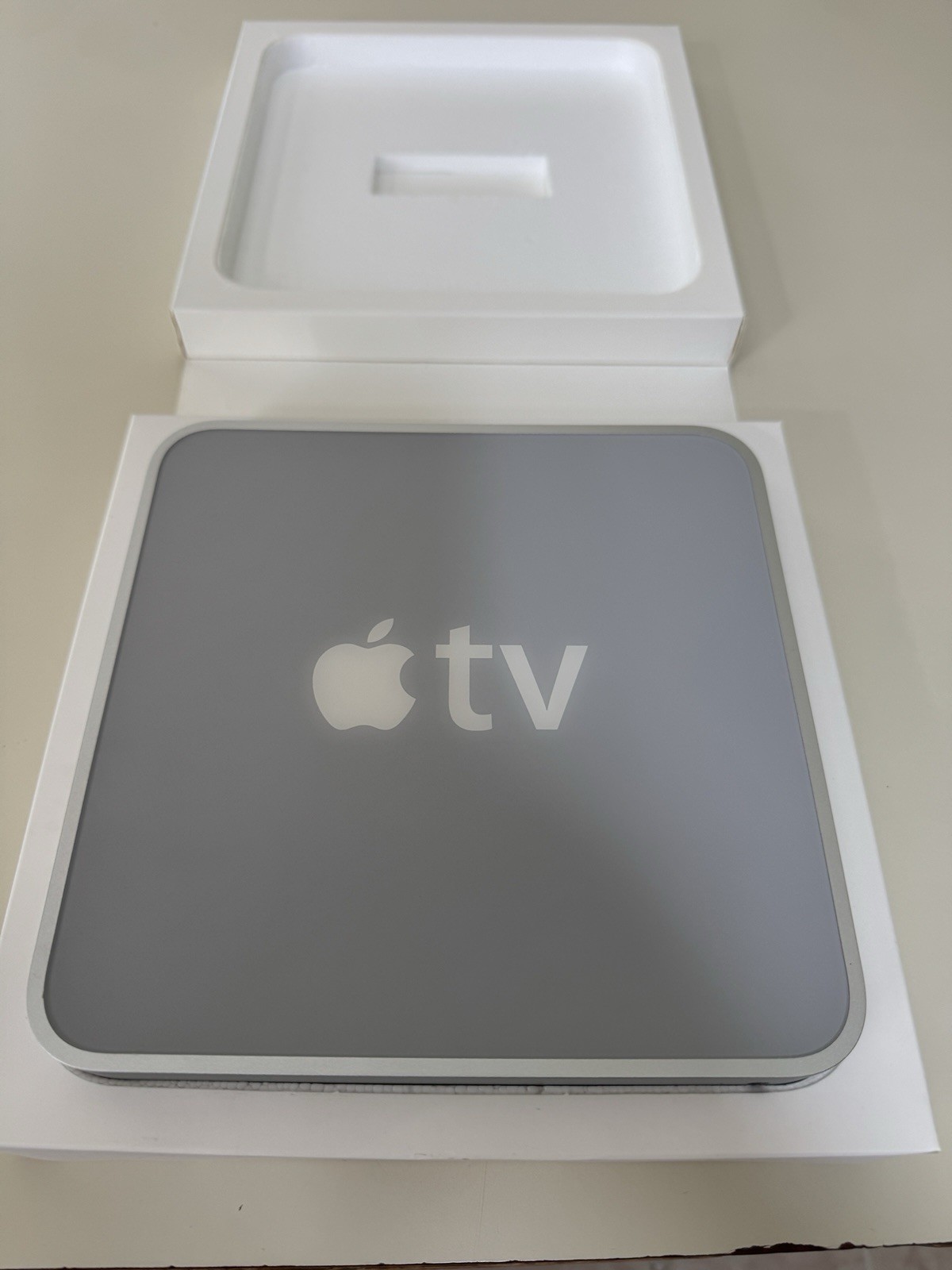 Apple TV A1218 Original 1st Gen No power cord & Remote control SHIPS SAME DAY