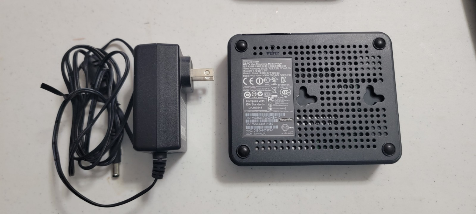 Western Digital WD TV Live Streaming Media Player w/Remote and Power Adapter