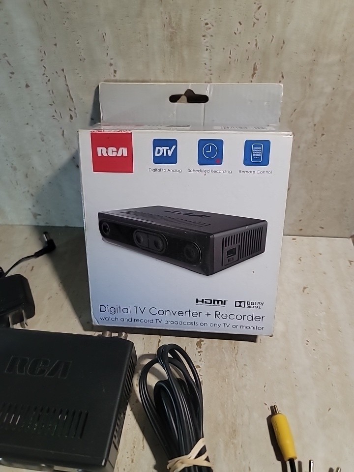 RCA DTA880 Digital TV Converter & Recorder HDMI 1080p & Cables – “NO REMOTE “