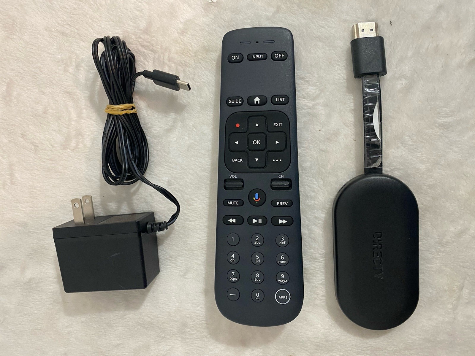 DIRECTV Gemini Air Streaming Device 4K Model P21KW-500 Wth AC Adapter and Remote