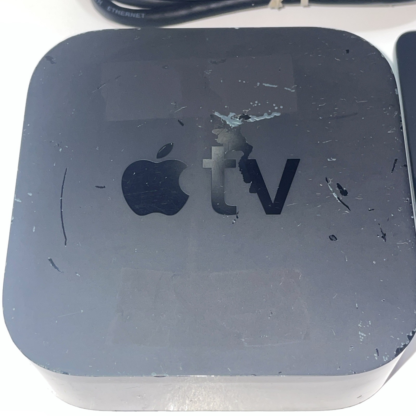 Apple TV 32GB HD Media Streamer Model A1842 w/Remote & Cables Tested