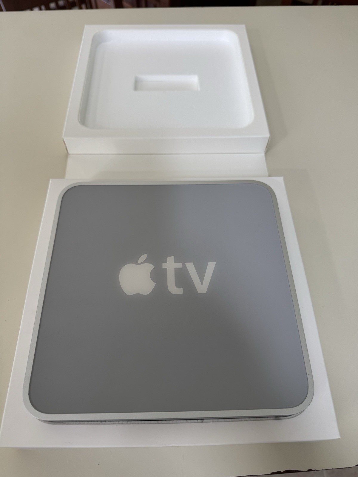 Apple TV A1218 Original 1st Gen No power cord & Remote control SHIPS SAME DAY