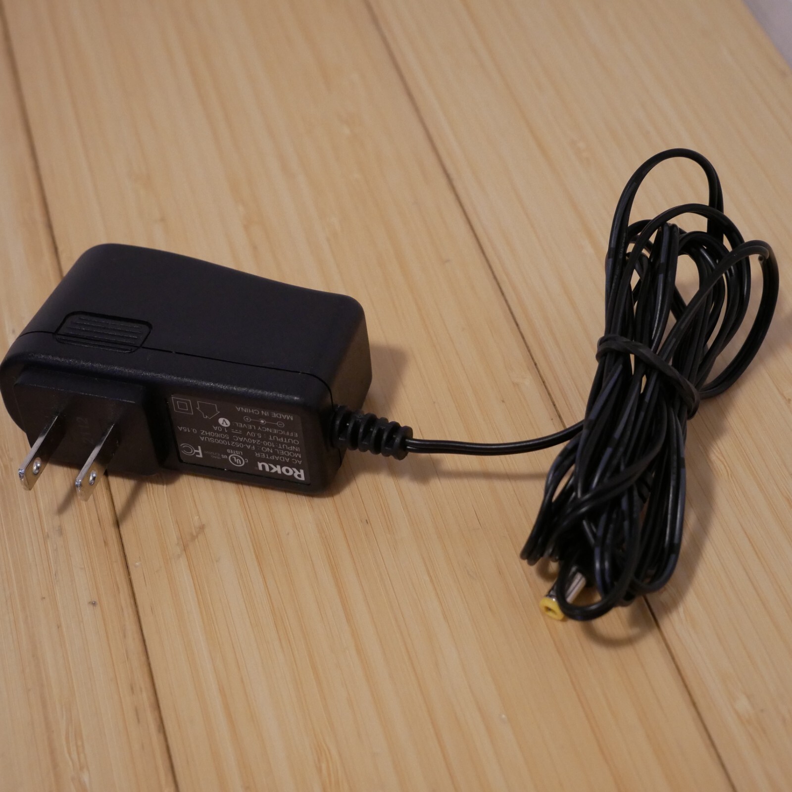 Roku 2 XD Streaming Player Model 3050X w Power Adapter and HDMI Cable WITH REMO