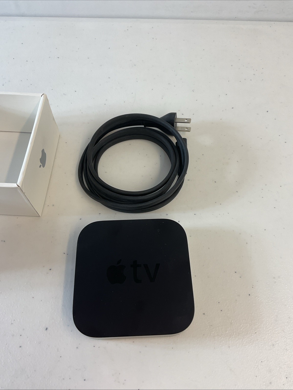 CLEAN USED APPLE TV A1378 720P 2ND GENERATION STREAMER with box no remote