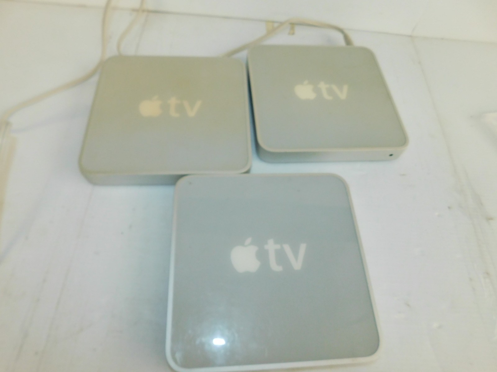 APPLE A1218 MEDIA STREAMING DEVICE – LOT OF 3 (PQY43)