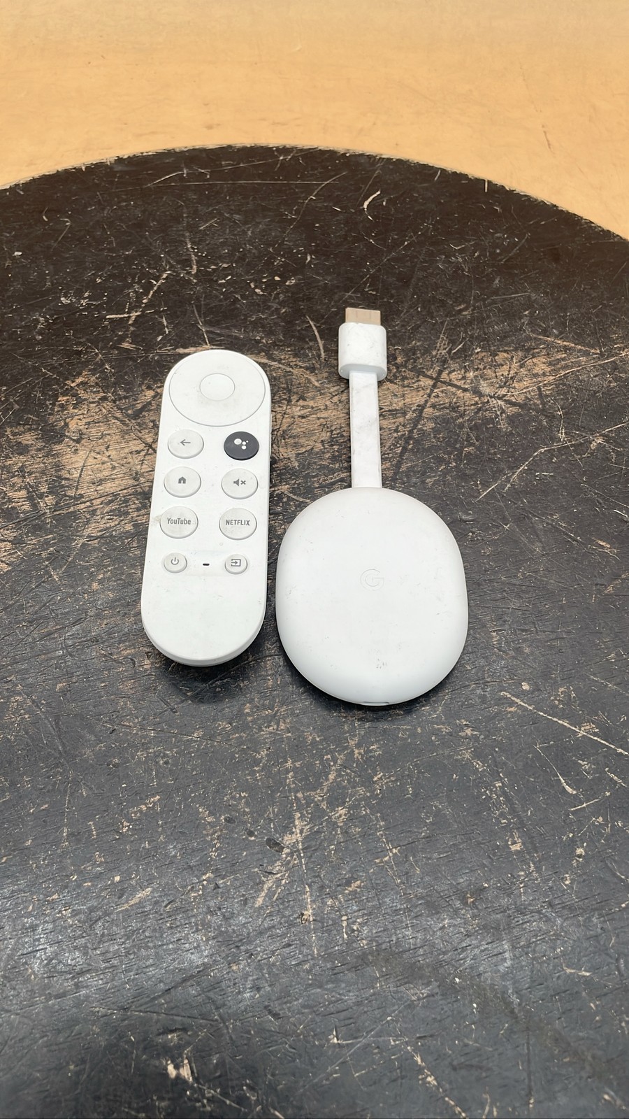 Google Chromecast GZRNL Streaming Media Player w/ G9N9N Remote Control