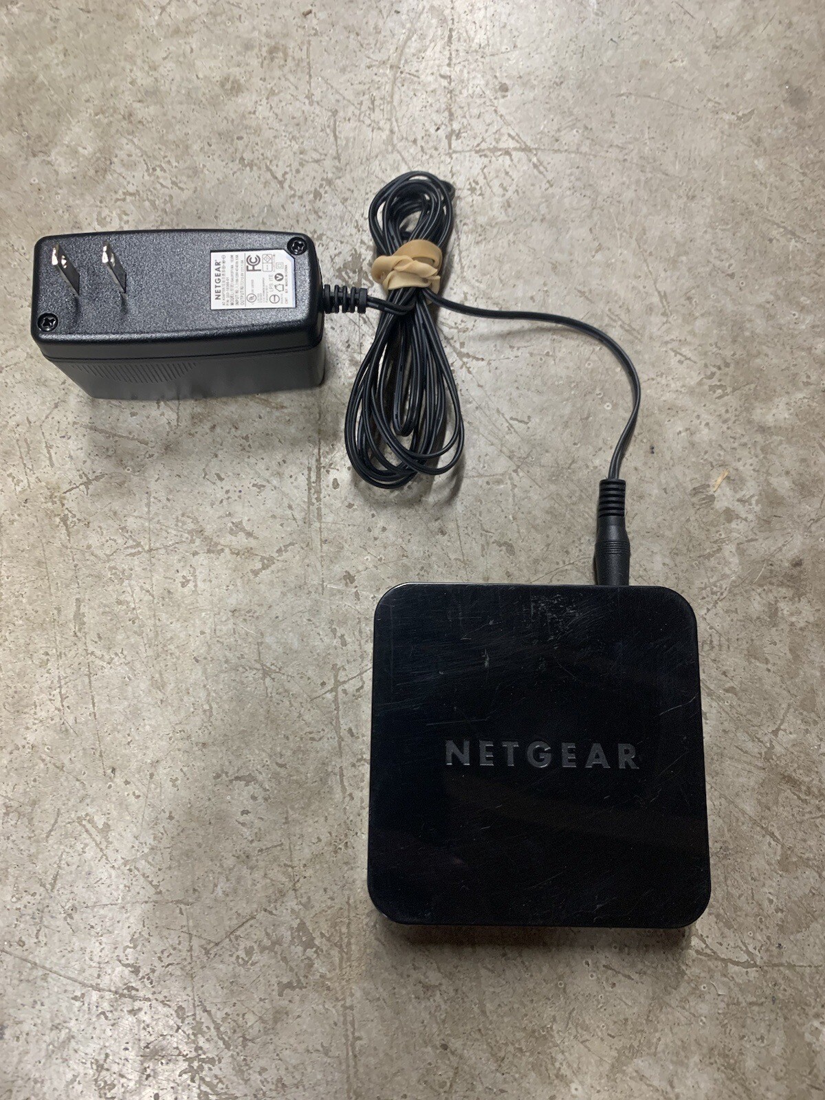 NetGear NTV300 HD Media Streaming Player  And Charger