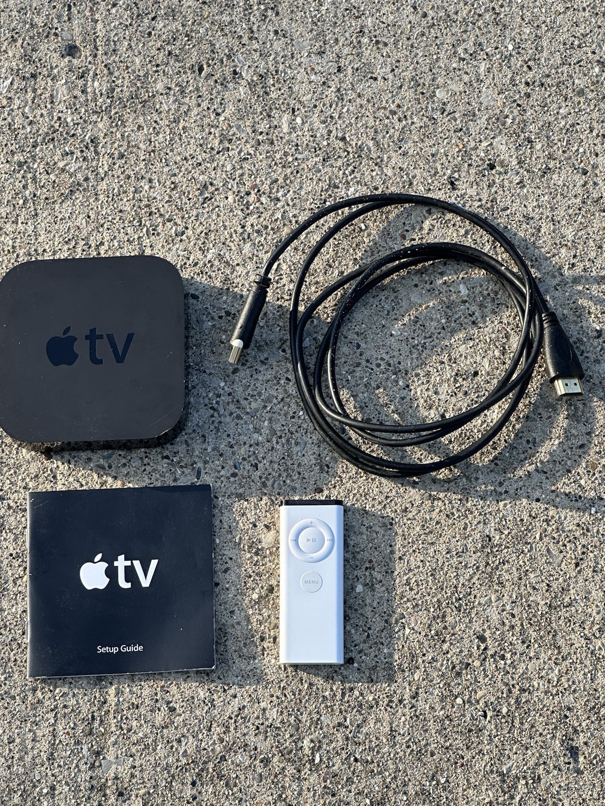 Apple TV Model A1469 Cord Remote Control Manual All Included Tested/Works
