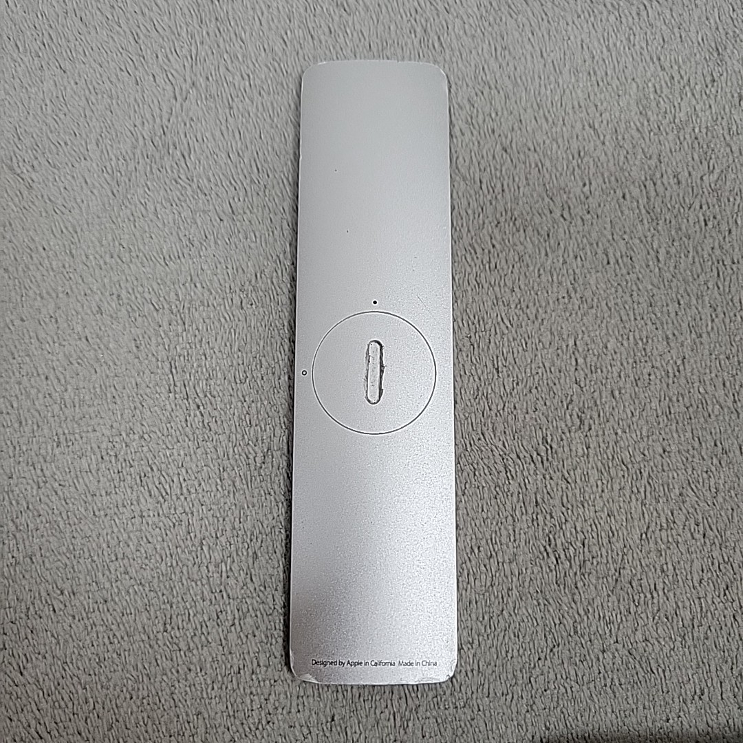 Apple TV 3rd Generation Model A1469 + Remote + Battery + HDMI (No Power Cable)