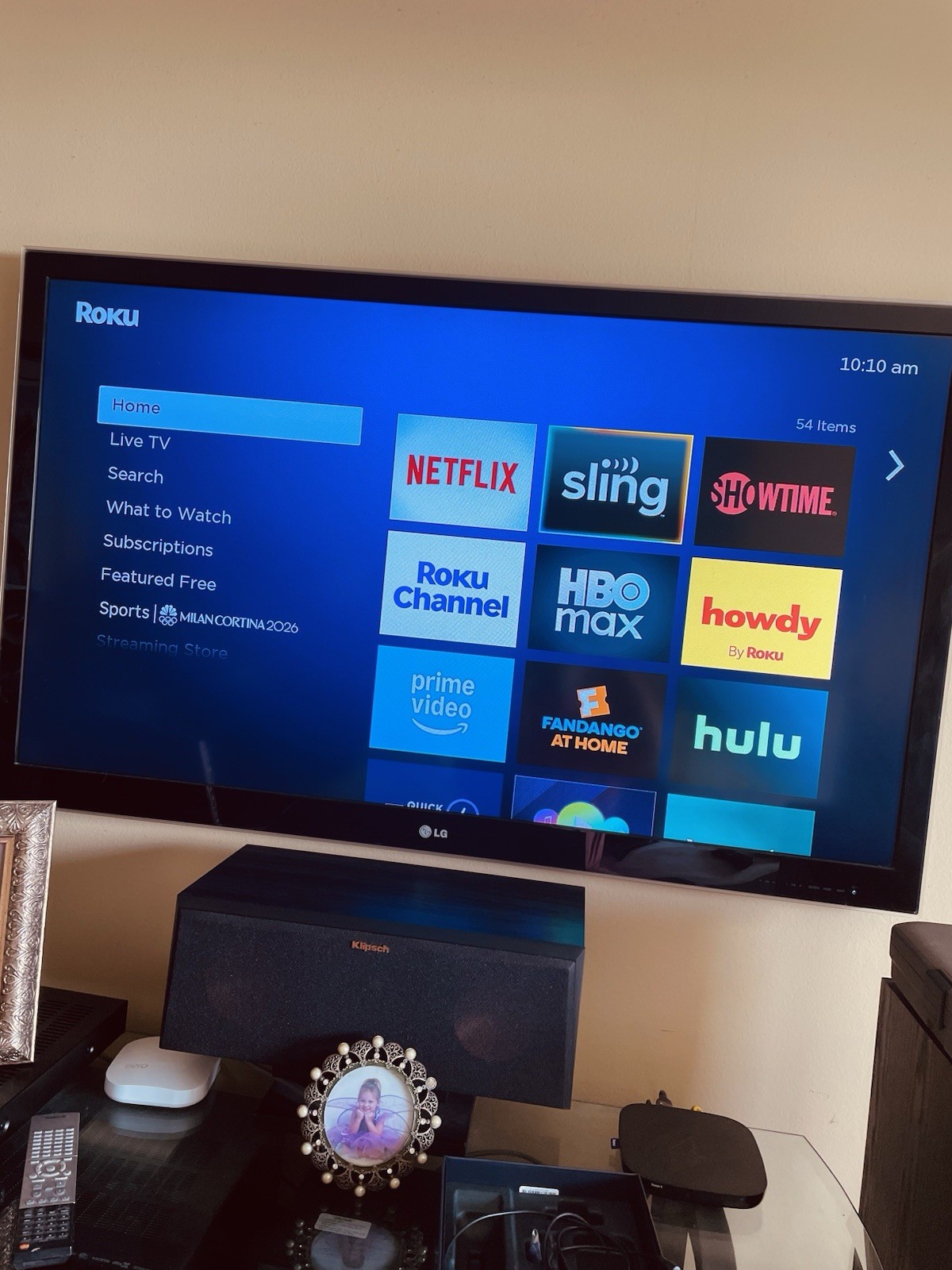 Roku 4 ~Media Streamer 4400X ~ Black Bundle with HDMI Cable & Free extra Remote.